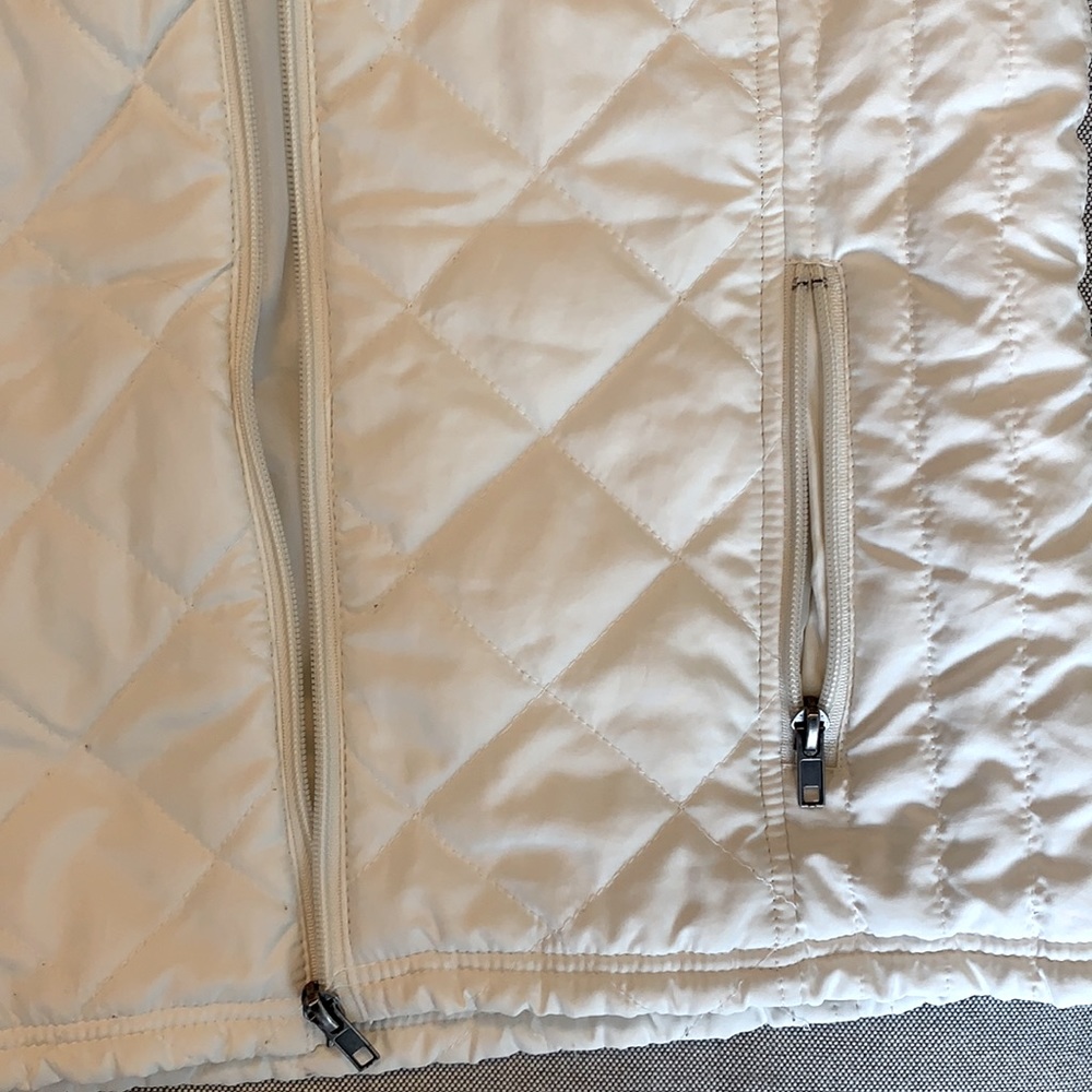 Relativity Vest - Picture 2 of 5